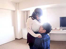 完全独占！Rカップ 超乳素人つむぎBEST 初本番から初中出しまで2年間の軌跡！すべて見せます！136センチ 29才　サンプル画像01